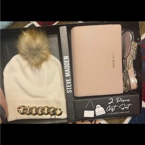 Steve Madden purse & hat set